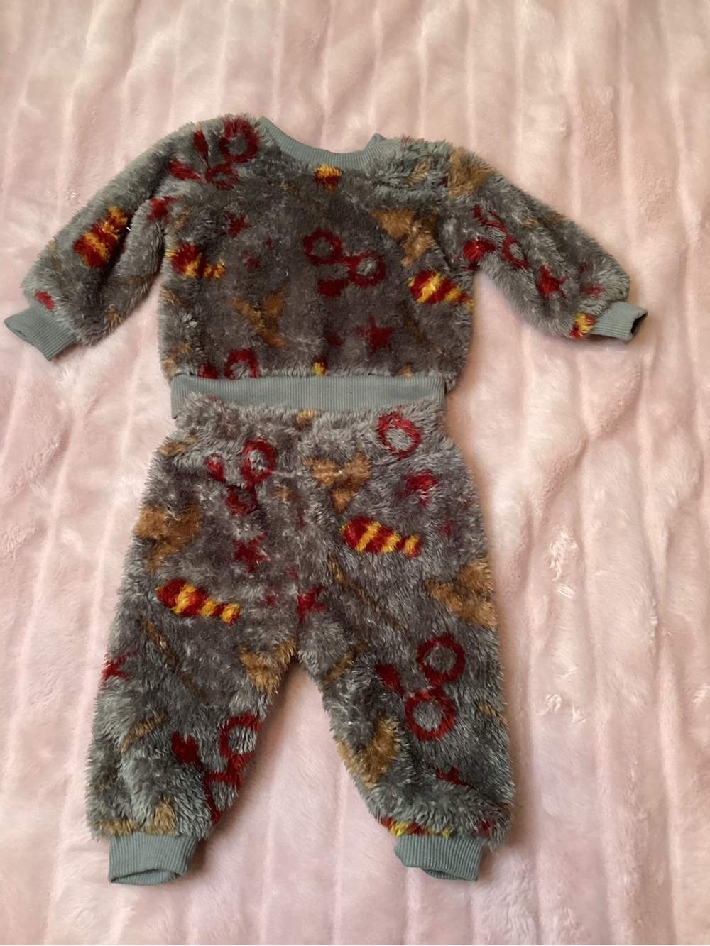 Super Fluffy Cozy Gray Kids Matching Set - Gryffindor Motif